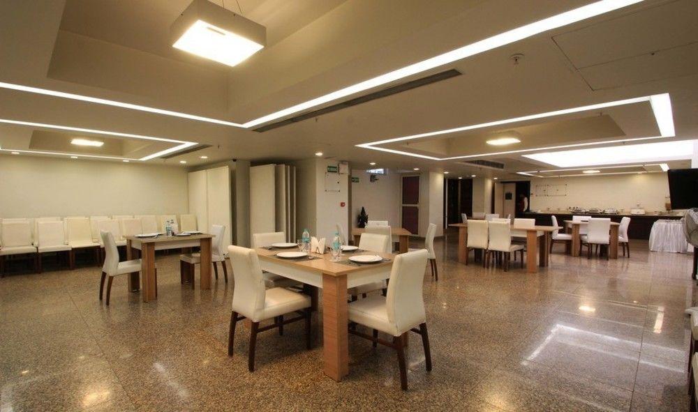 Hotel Ivory 32 Új-Delhi Kültér fotó