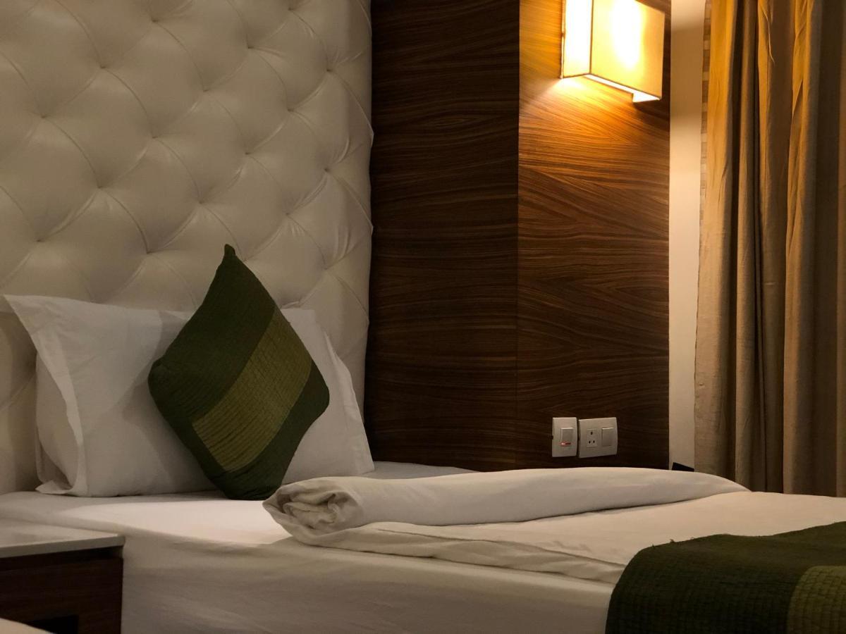 Hotel Ivory 32 Új-Delhi Kültér fotó