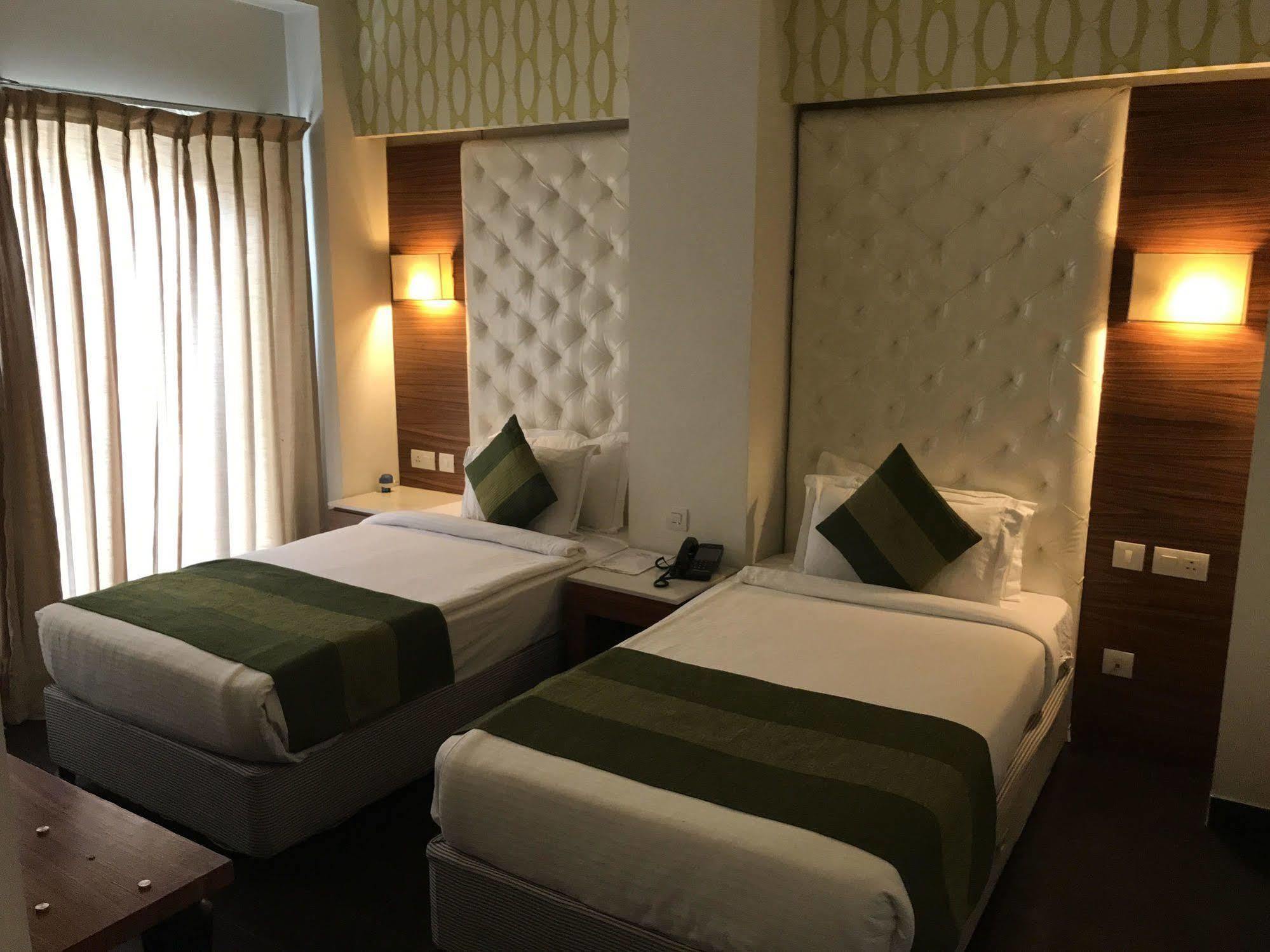 Hotel Ivory 32 Új-Delhi Kültér fotó