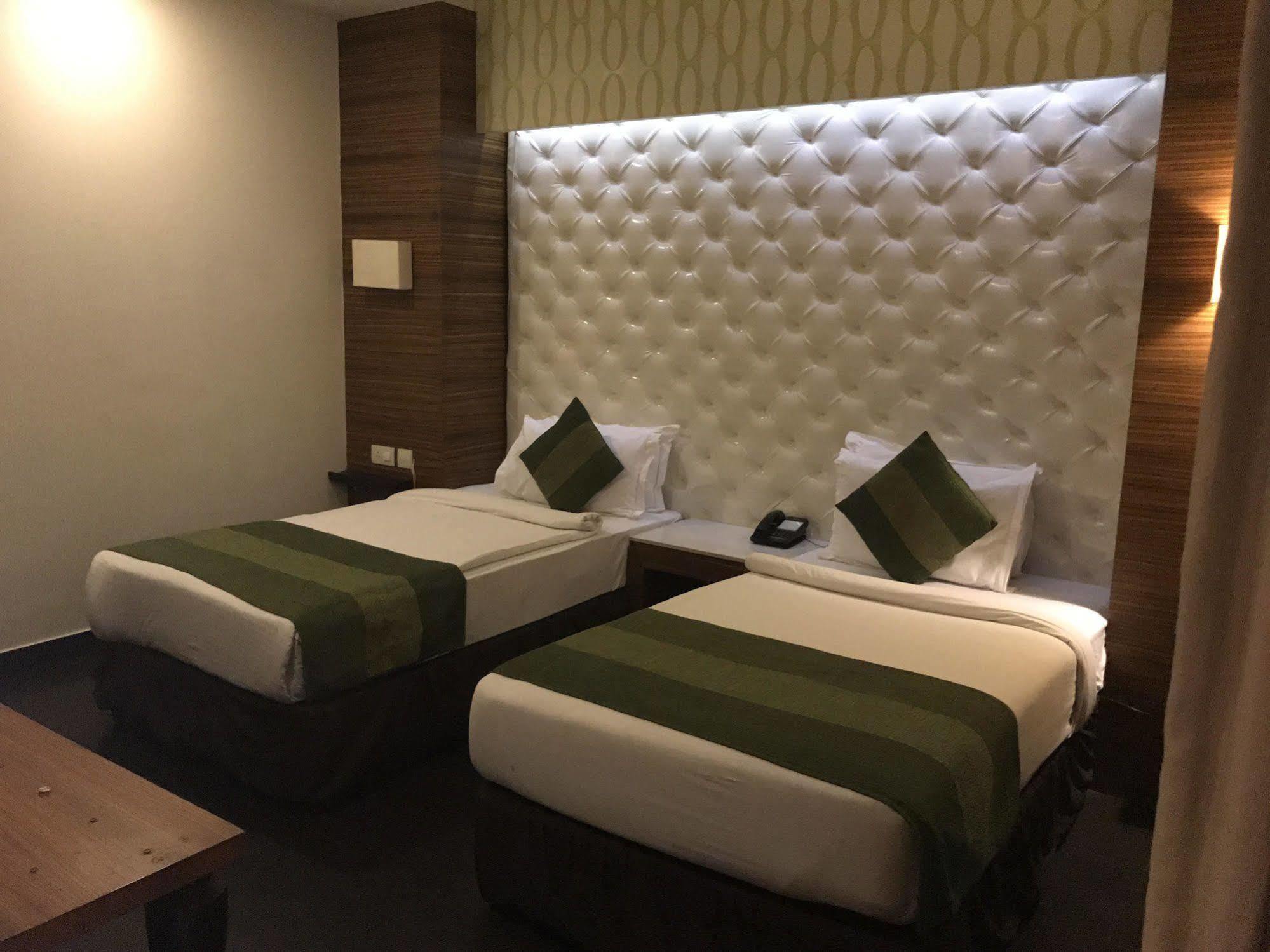 Hotel Ivory 32 Új-Delhi Kültér fotó